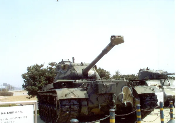 AK 13 Monument tank américain M47